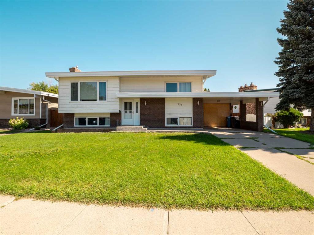 Picture of 1223 St. Catherine Road N, Lethbridge Real Estate Listing