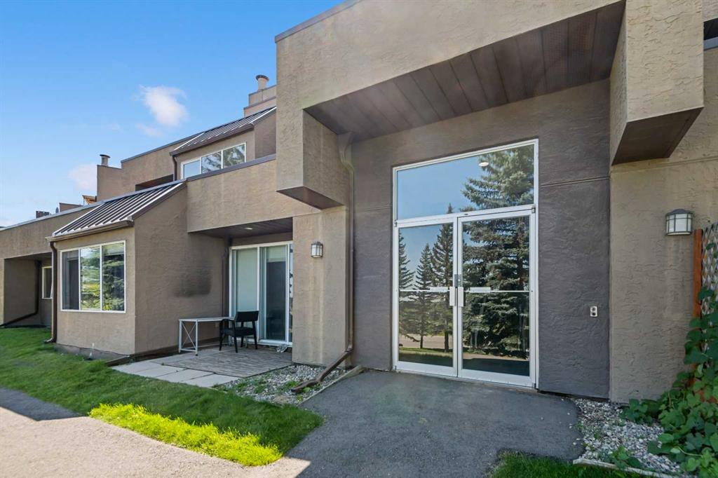 Picture of 4, 218 Village Terrace SW, Calgary Real Estate Listing