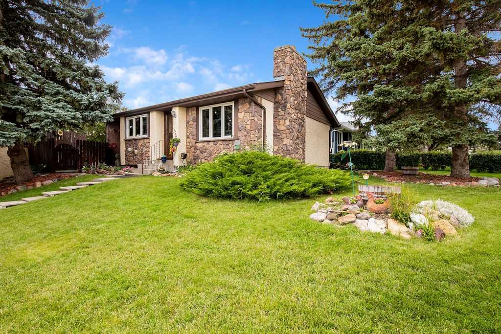 Picture of 1819 76 Avenue SE, Calgary Real Estate Listing