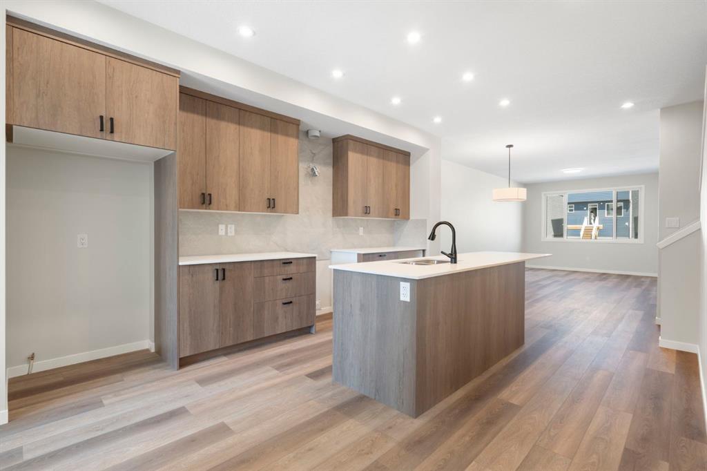 Picture of 620 Rowmont Boulevard NW, Calgary Real Estate Listing