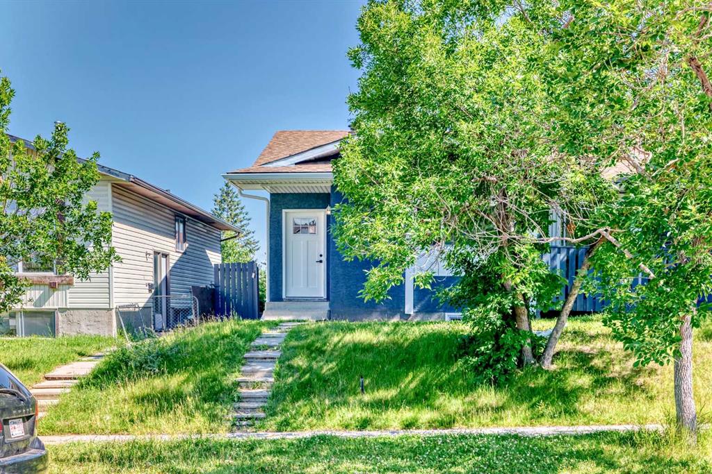 Picture of 8428 Berkley Road NW, Calgary Real Estate Listing
