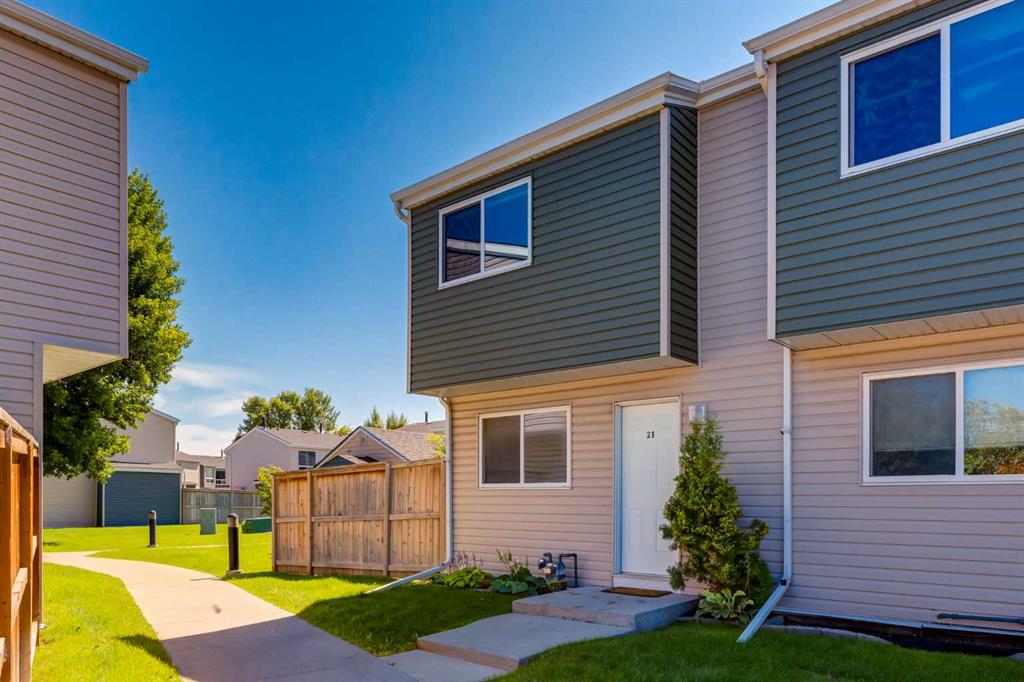 Picture of 21, 5425 Pensacola Crescent SE, Calgary Real Estate Listing