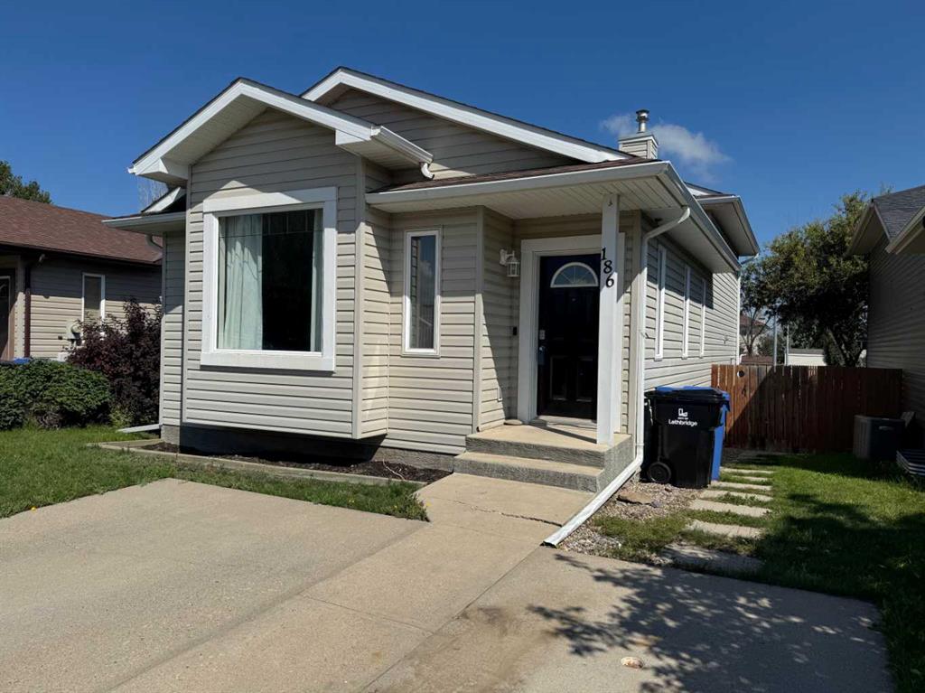 Picture of 186 Peigan Court W, Lethbridge Real Estate Listing