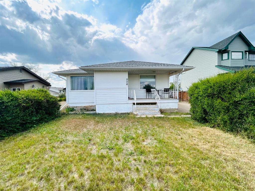 Picture of 506 Main Street , Oyen Real Estate Listing