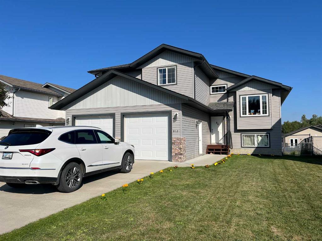 Picture of 812 9 Street , Fox Creek Real Estate Listing