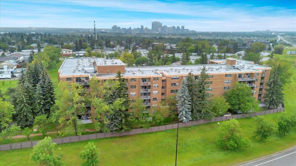 Picture of 215, 30 Mchugh Court NE, Calgary Real Estate Listing