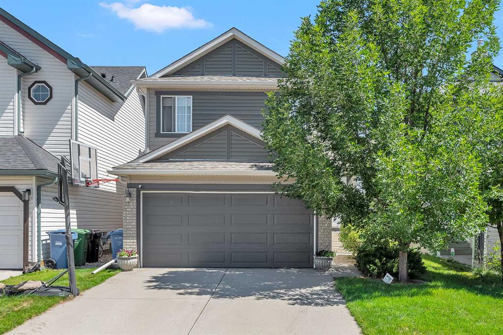 Picture of 320 Evermeadow Road SW, Calgary Real Estate Listing