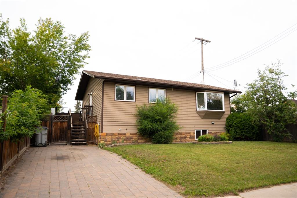 Picture of 926 9 Avenue , Wainwright Real Estate Listing