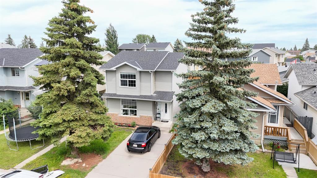 Picture of 136 Martindale Drive NE, Calgary Real Estate Listing
