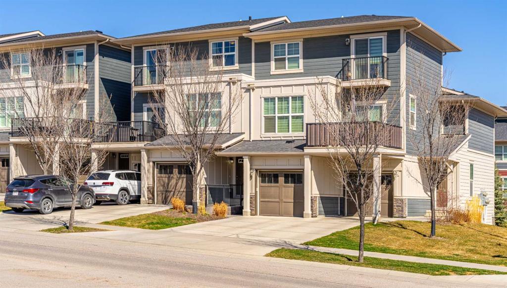 Picture of 438 Nolan Hill Drive NW, Calgary Real Estate Listing