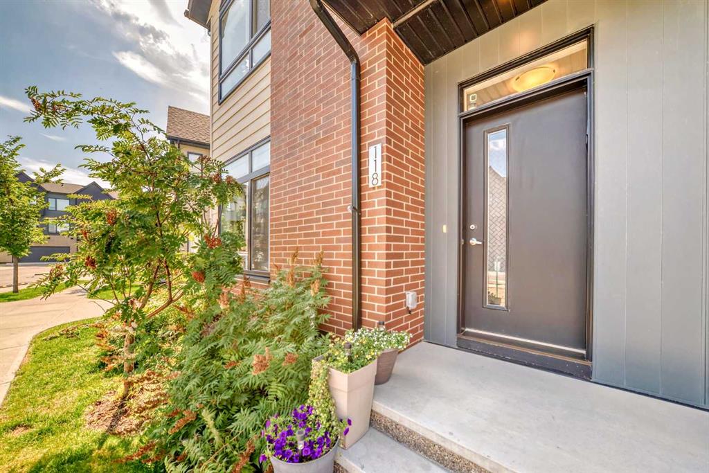 Picture of 118 Sage Meadows Gardens NW, Calgary Real Estate Listing