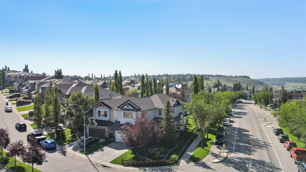 Picture of 3 Pantego Way NW, Calgary Real Estate Listing