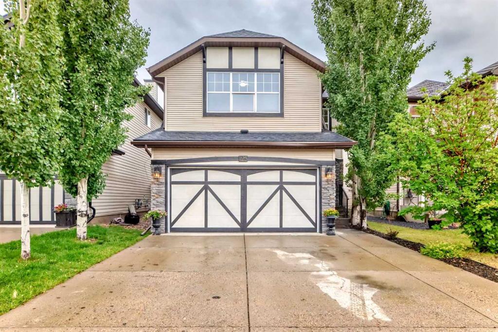 Picture of 125 New Brighton Manor SE, Calgary Real Estate Listing