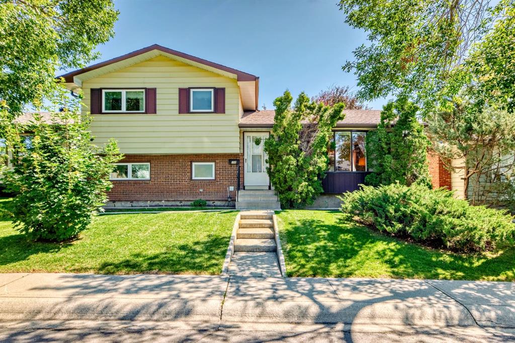 Picture of 156 Whiteview Close NE, Calgary Real Estate Listing