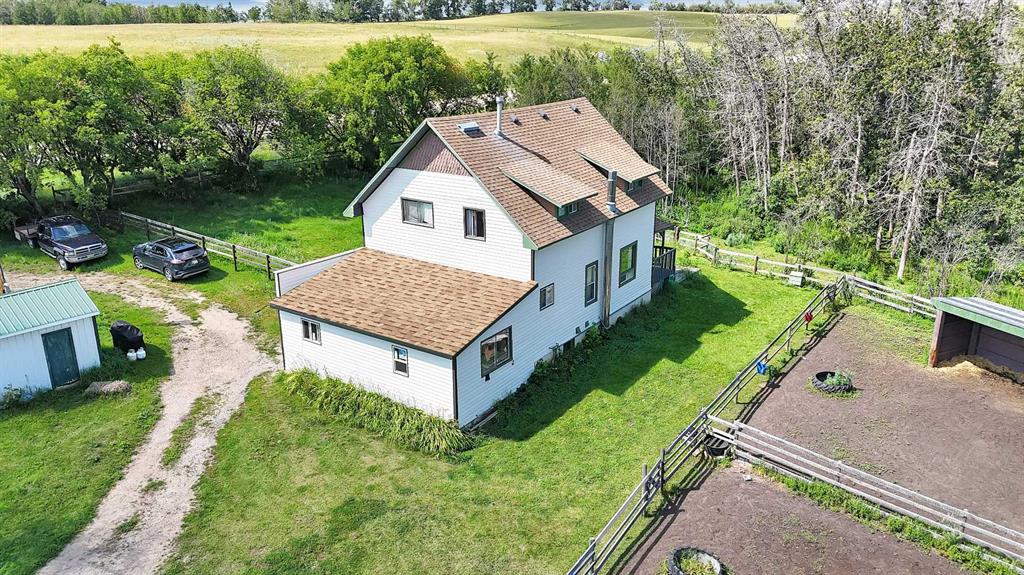 Picture of 40513 Range Road , Rural Lacombe County Real Estate Listing