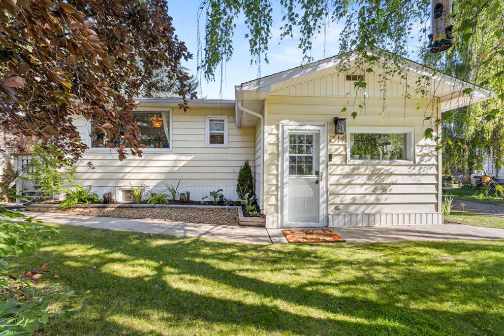 Picture of 1514 22 Avenue , Didsbury Real Estate Listing