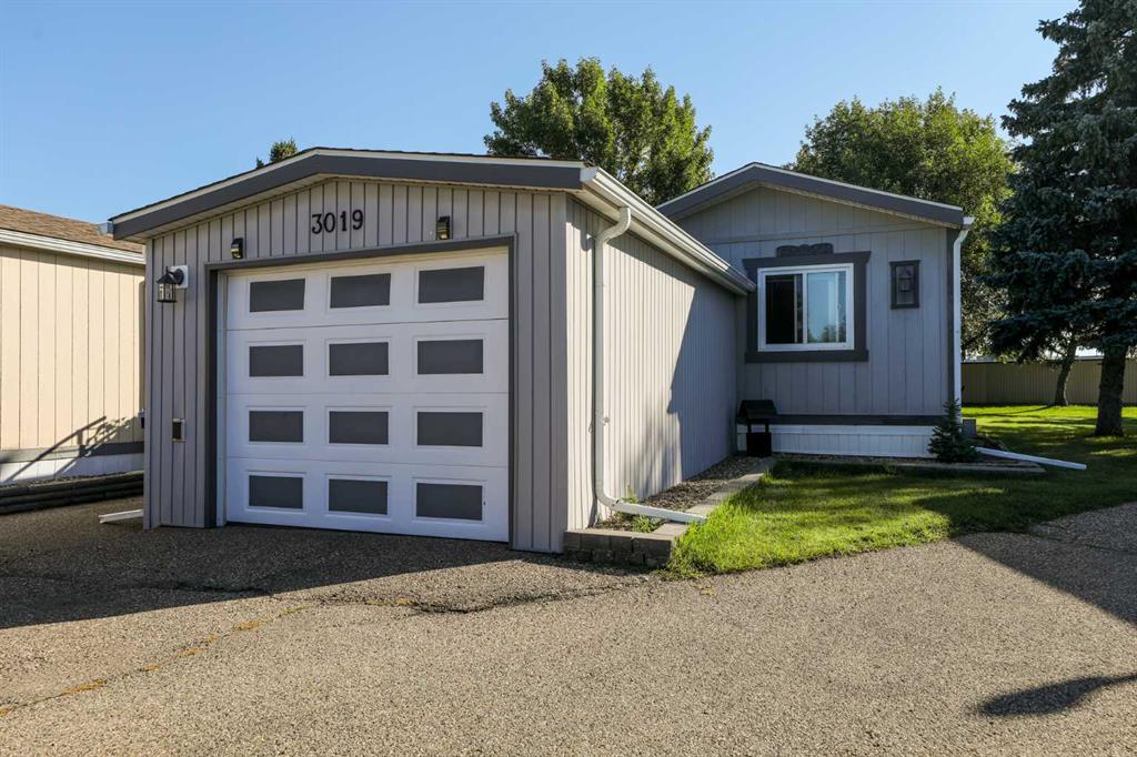Picture of 3019 31 Street S, Lethbridge Real Estate Listing