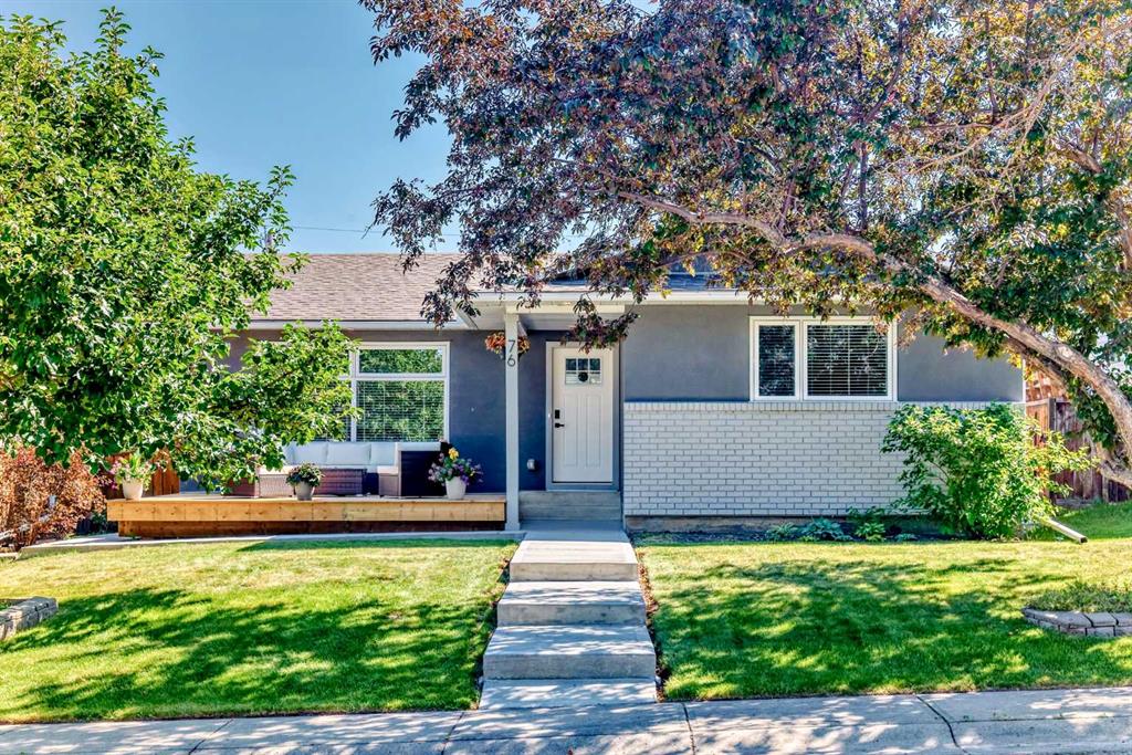 Picture of 76 Lake Huron Place SE, Calgary Real Estate Listing