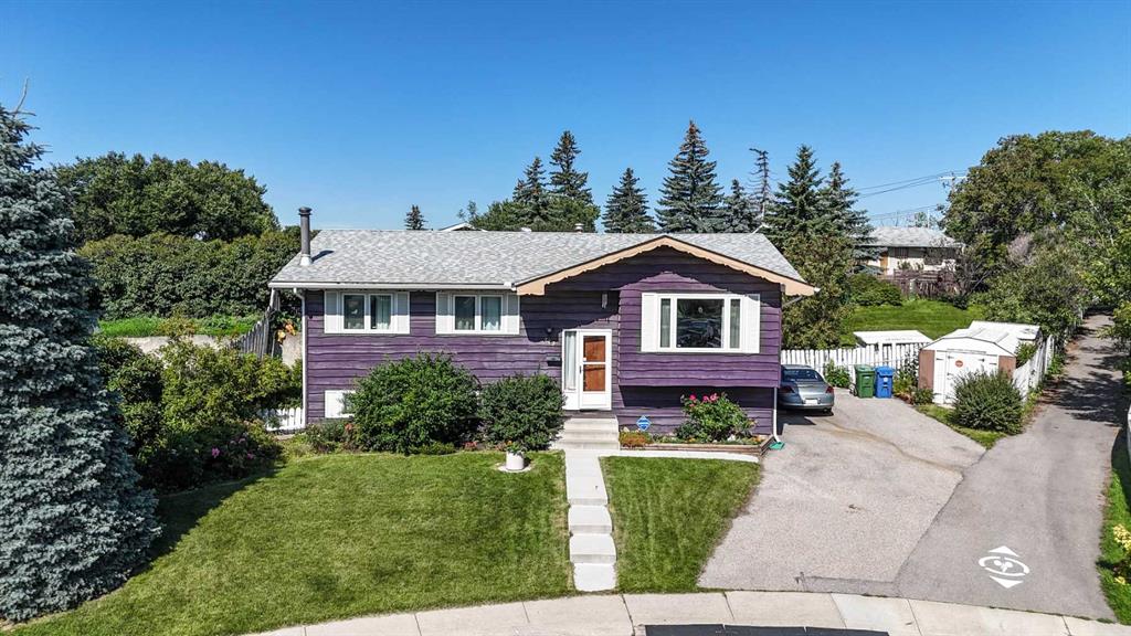 Picture of 752 Raynard Crescent SE, Calgary Real Estate Listing