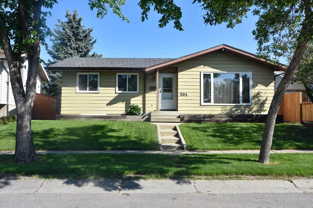 Picture of 904 Abbotsford Drive NE, Calgary Real Estate Listing