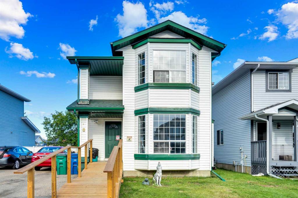 Picture of 8 Woodside Circle NW, Airdrie Real Estate Listing