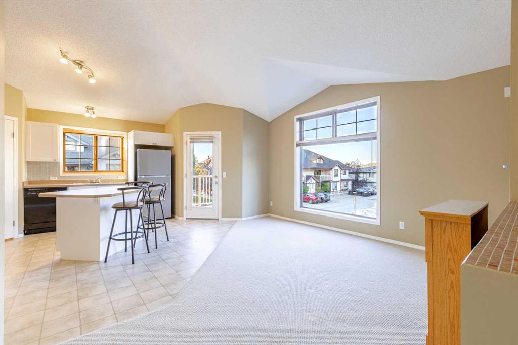 Picture of 201, 7 Everridge Square SW, Calgary Real Estate Listing