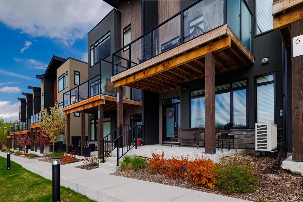 Picture of 8 Royal Elm Green NW, Calgary Real Estate Listing