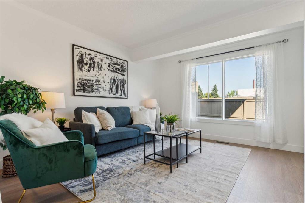 Picture of 21, 1055 72 Avenue NW, Calgary Real Estate Listing