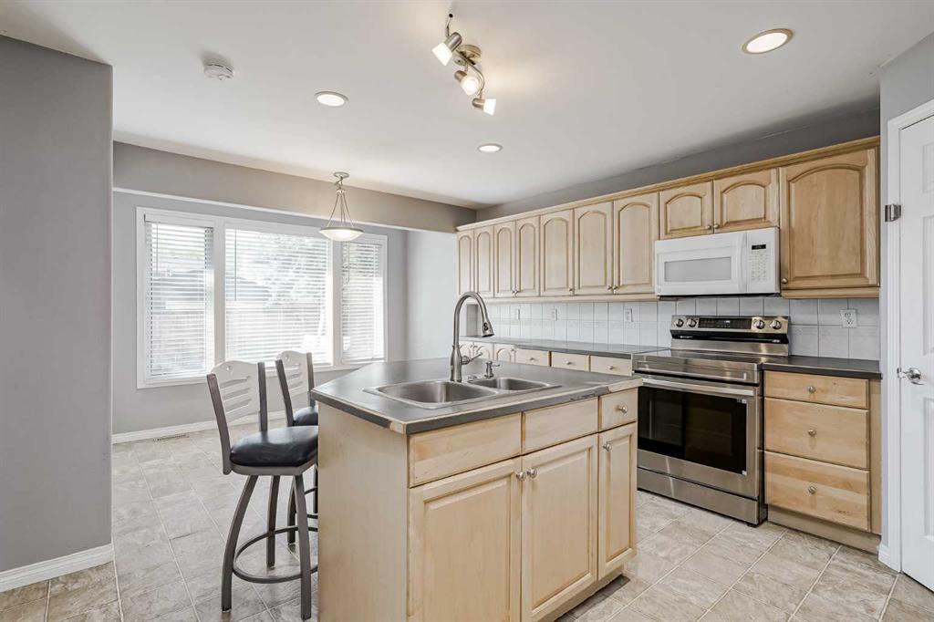 Picture of 16 Mckinley Road SE, Calgary Real Estate Listing