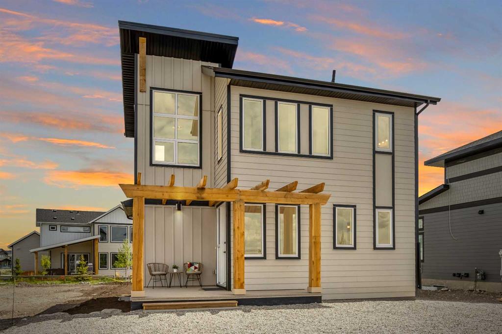 Picture of 642 Cottageclub Bend , Rural Rocky View County Real Estate Listing