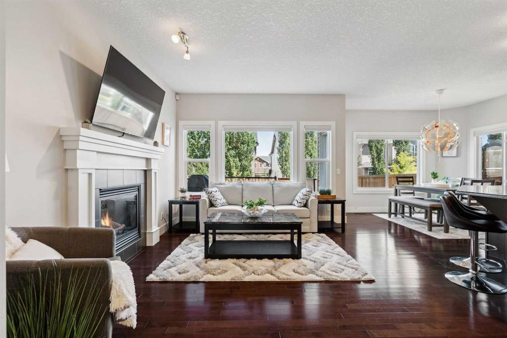 Picture of 90 Sage Valley Road NW, Calgary Real Estate Listing