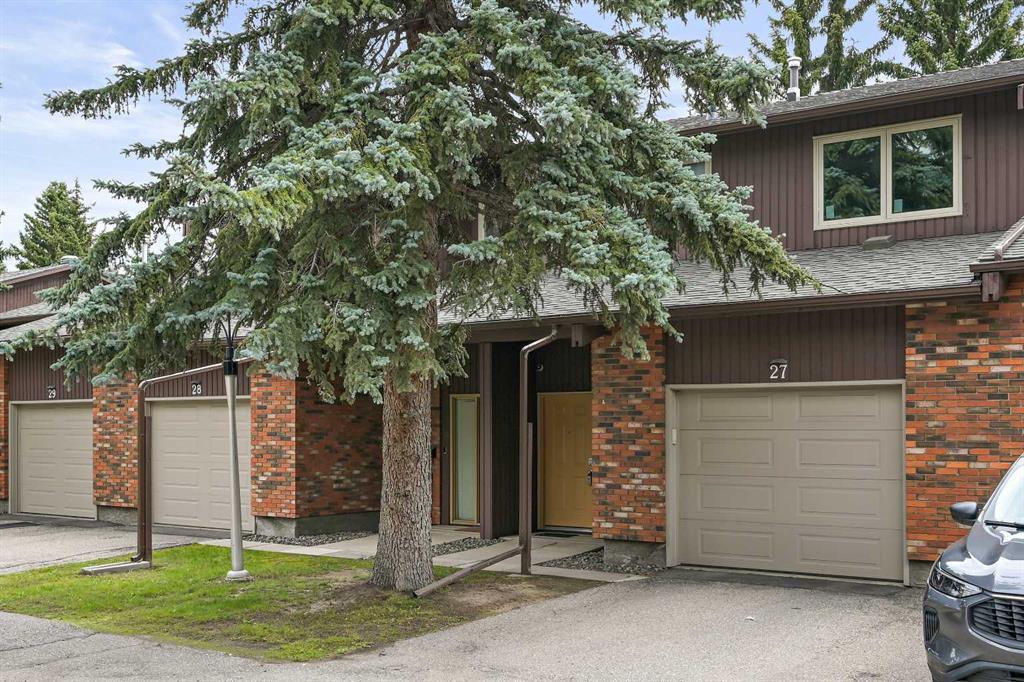 Picture of 27, 2323 Oakmoor Drive SW, Calgary Real Estate Listing
