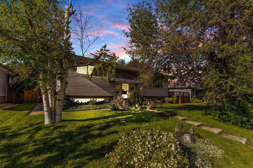 Picture of 46 Marbrooke Circle NE, Calgary Real Estate Listing