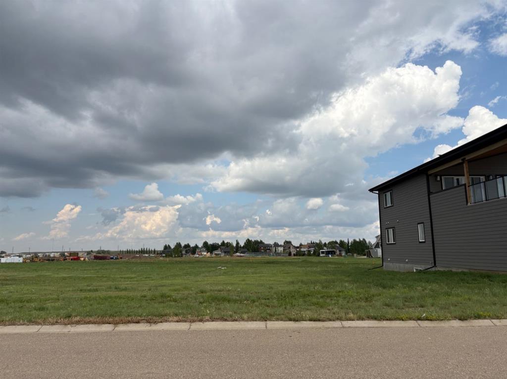 Picture of 33 Kingfisher Estates E, Lake Newell Resort Real Estate Listing