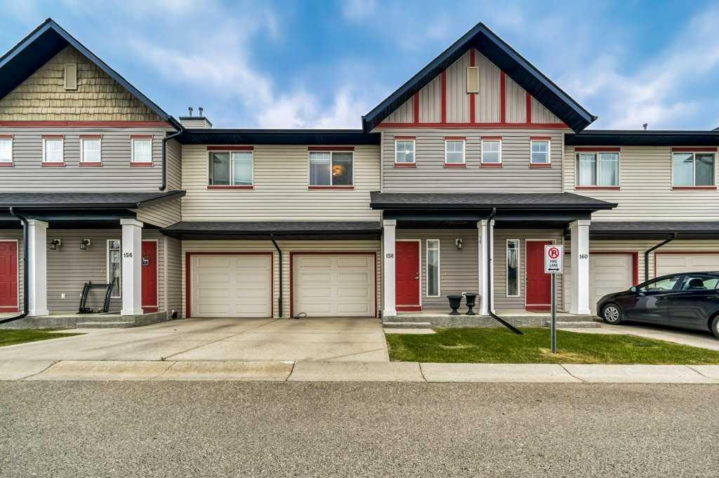 Picture of 158 Everridge Gardens SW, Calgary Real Estate Listing