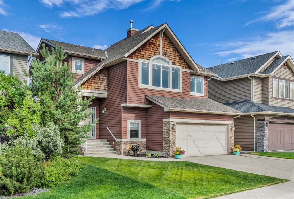 Picture of 16 Cougartown Close SW, Calgary Real Estate Listing