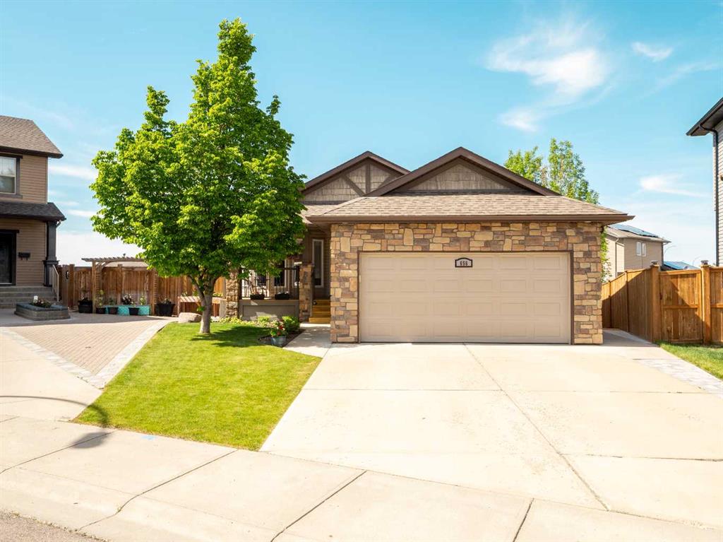 Picture of 656 Florence Ho Leong Crescent N, Lethbridge Real Estate Listing