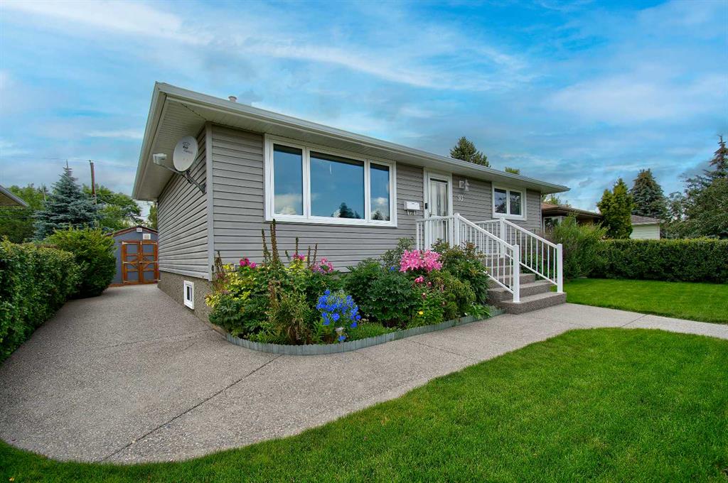 Picture of 93 Lynnwood Drive SE, Calgary Real Estate Listing