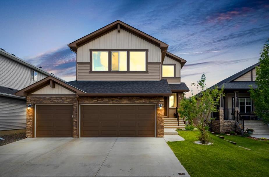 Picture of 117 rainbow falls Heath , Chestermere Real Estate Listing