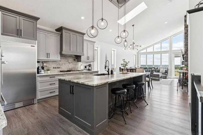 Picture of 64 Walcrest View SE, Calgary Real Estate Listing