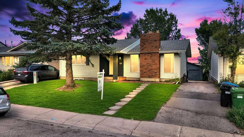 Picture of 10 Radcliffe Crescent SE, Calgary Real Estate Listing