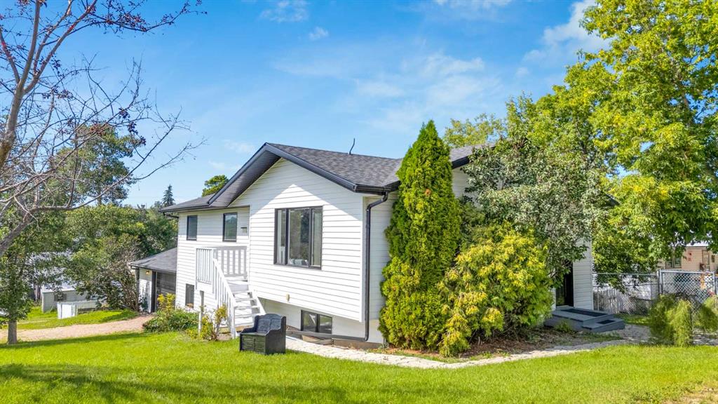 Picture of 2102 24 Avenue , Delburne Real Estate Listing