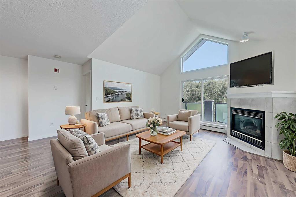 Picture of 411, 30 Sierra Morena Mews SW, Calgary Real Estate Listing