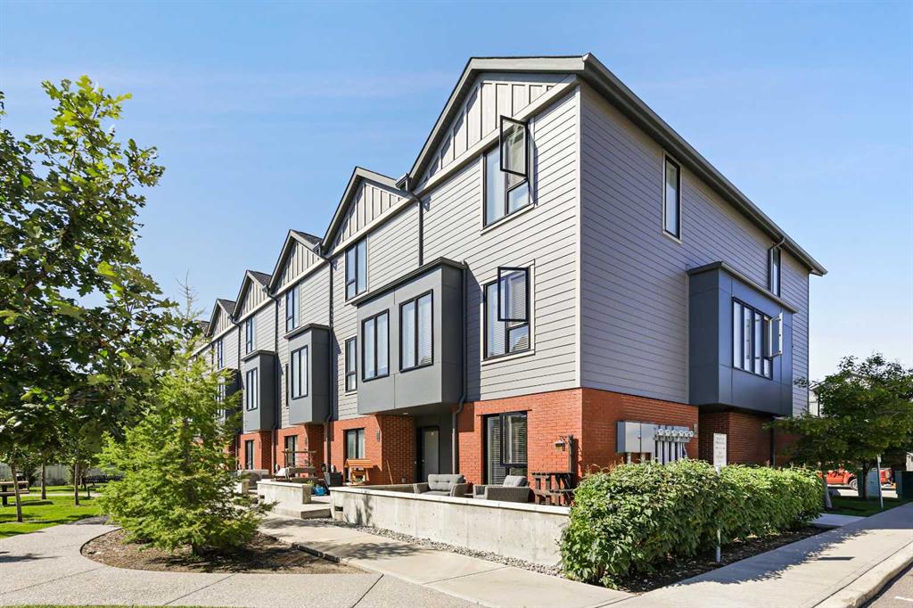 Picture of 502 Drake Landing Wynd , Okotoks Real Estate Listing