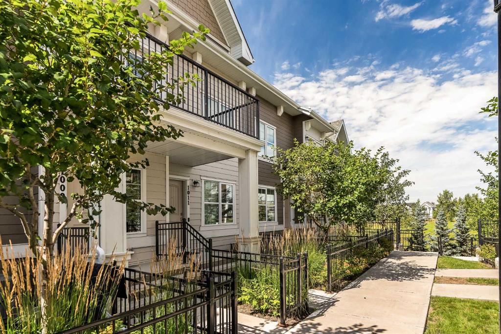 Picture of 1009 Cranbrook Walk SE, Calgary Real Estate Listing