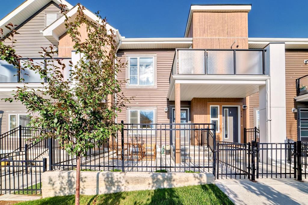 Picture of 172 Livingston Common NE, Calgary Real Estate Listing