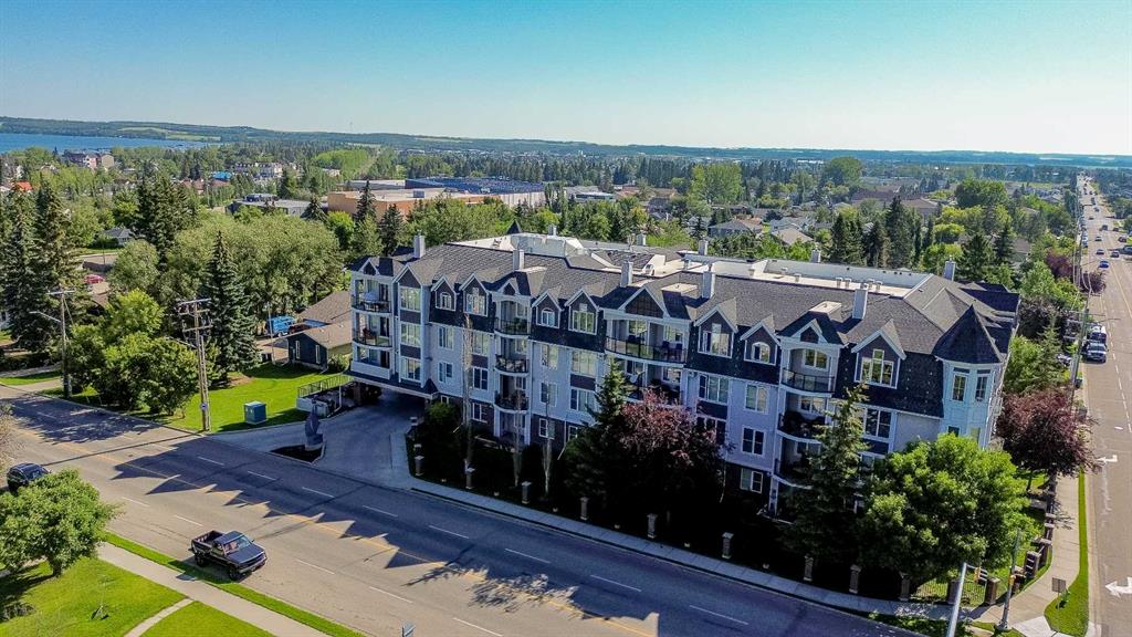 Picture of 405, 4707 50 Street , Sylvan Lake Real Estate Listing