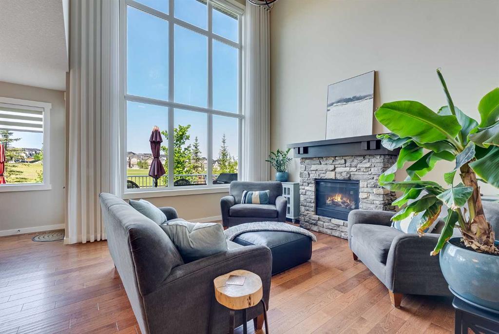 Picture of 280 Nolancrest Heights NW, Calgary Real Estate Listing