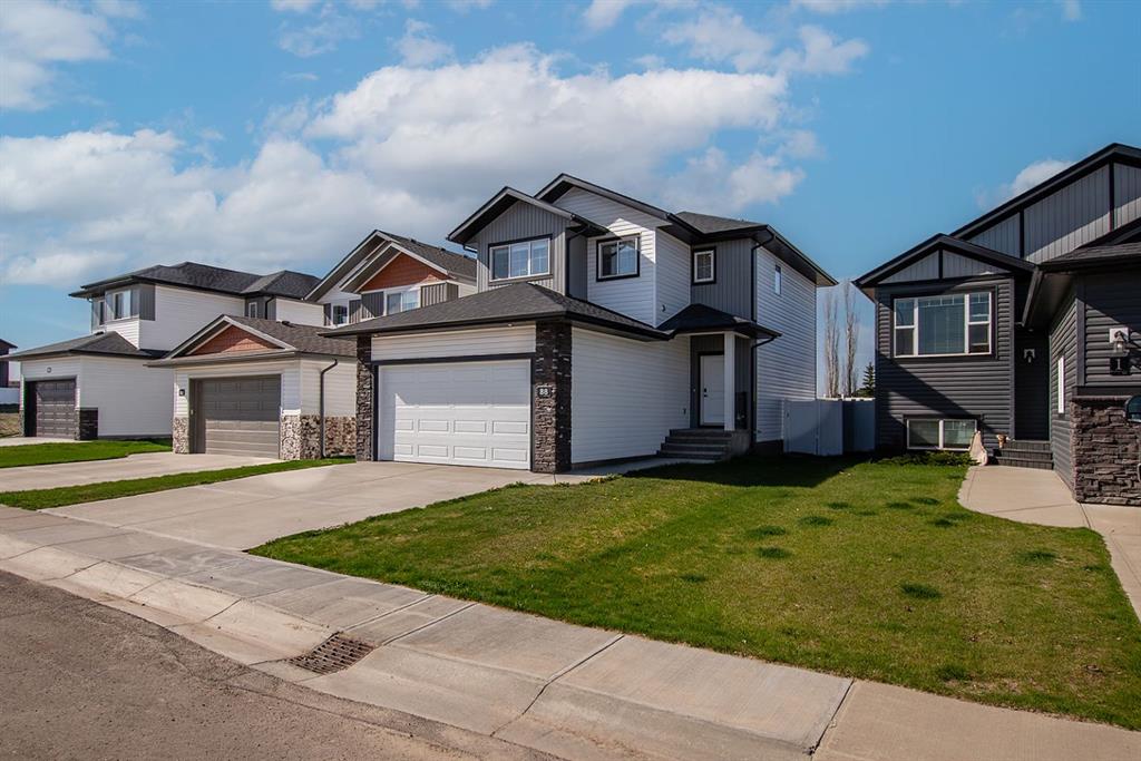 Picture of 88 Henderson Crescent , Penhold Real Estate Listing