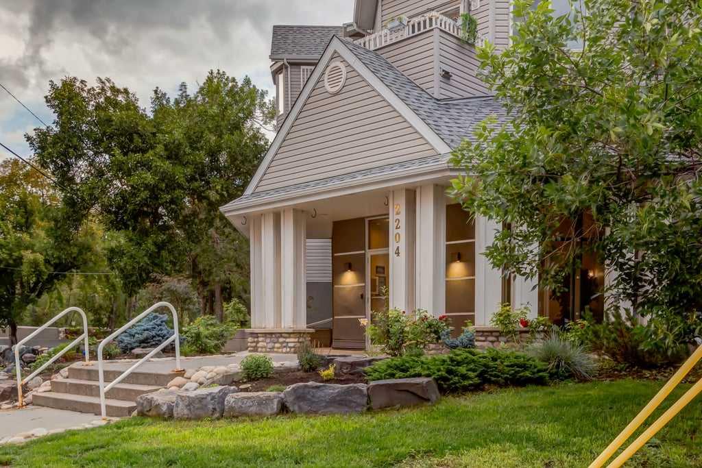 Picture of 211, 2204 1 Street SW, Calgary Real Estate Listing